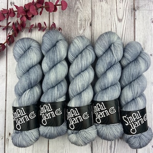 GRAY AGATE | Light Gray Fingering Weight | Hand Dyed Yarn | Merino Wool Yarn | Sock Yarn | Knitting DIY Crochet Yarn