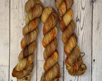 Fireside Vanilla | DK weight yarn | hand dyed yarn | knitting yarn | crochet yarn