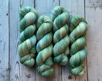 Aquamarine | 85/15 fingering weight | Super wash merino wool | knitting yarn | hand dyed yarn