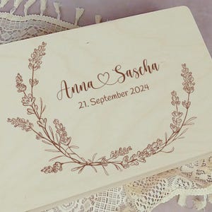 Memory box, personalized, wedding gift, wedding gift, memory box, flower wreath, wreath, wooden box for memories