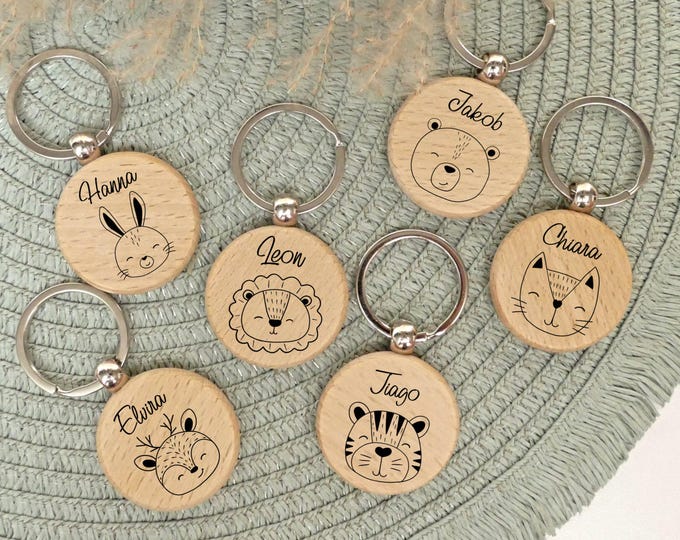 Personalized wooden keychain, children's gift for starting school, backpack charm, pendant, round, lion, bear, tiger, school class