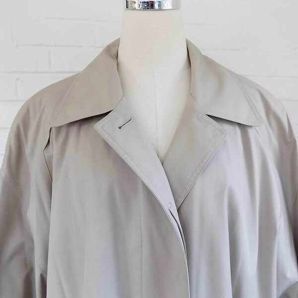 Women's Beige London Fog Lined Coat - Size 24 - Button Up - Vintage Clothing - Fall, Winter - Made in Taiwan