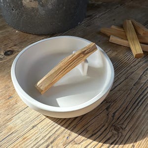 Palo Santo Burner | Jesmonite Concrete | Palo Santo Holder| Meditation and mindfullness | Modern decor | Cement | Ceramic | Meditation Yoga