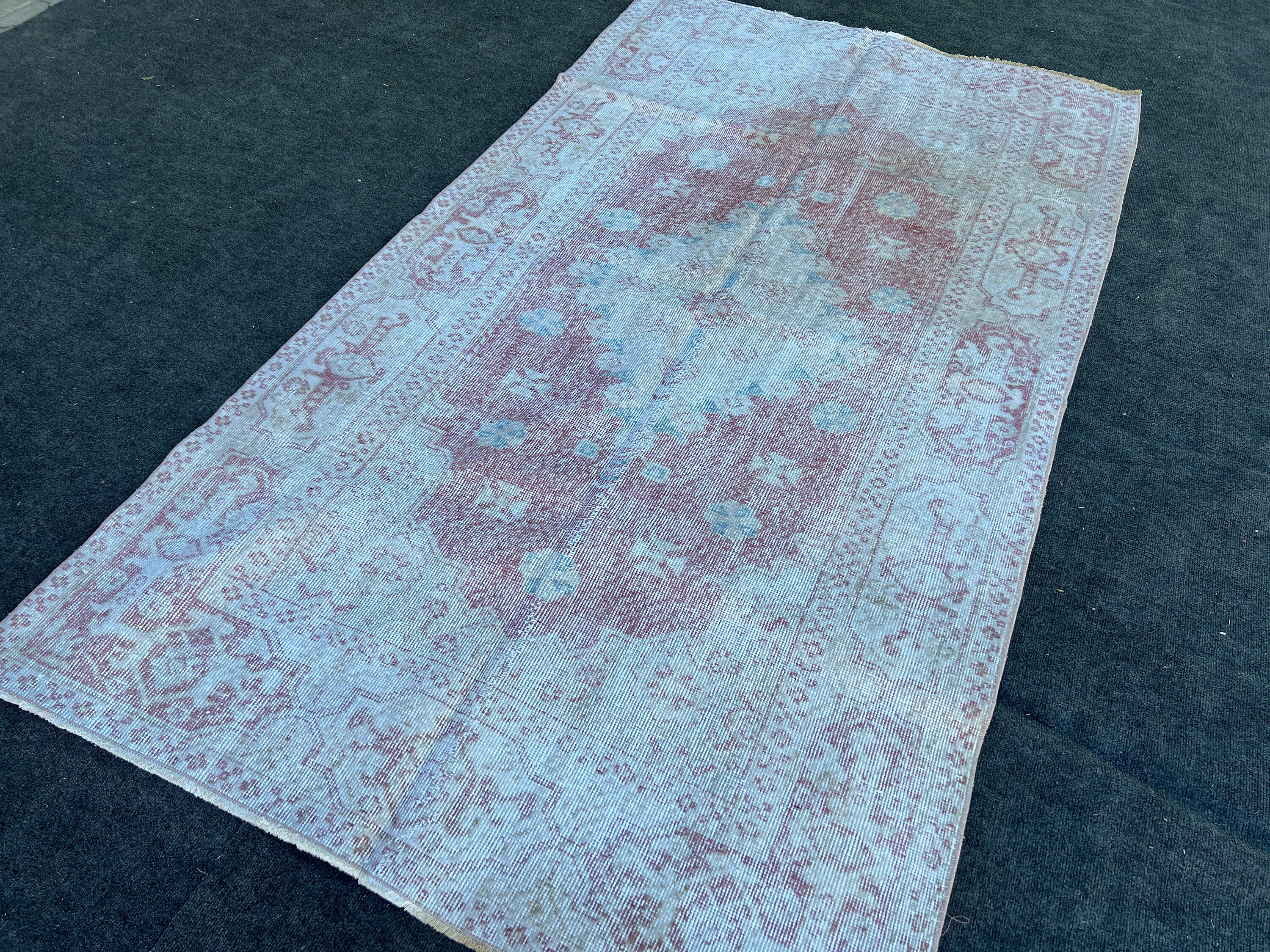Vintage Turkish Rug 4.5x8 ft,Faded Red Neutral Oushak rug,livingroom Antique Rug,Farmhouse Area Rug,Traditional Handmade Anatolian Rug