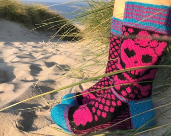 Socken-Strickanleitung / Skull-Socks Pattern / Socken stricken / knitting pattern / Strickanleitung Socken / sock pattern