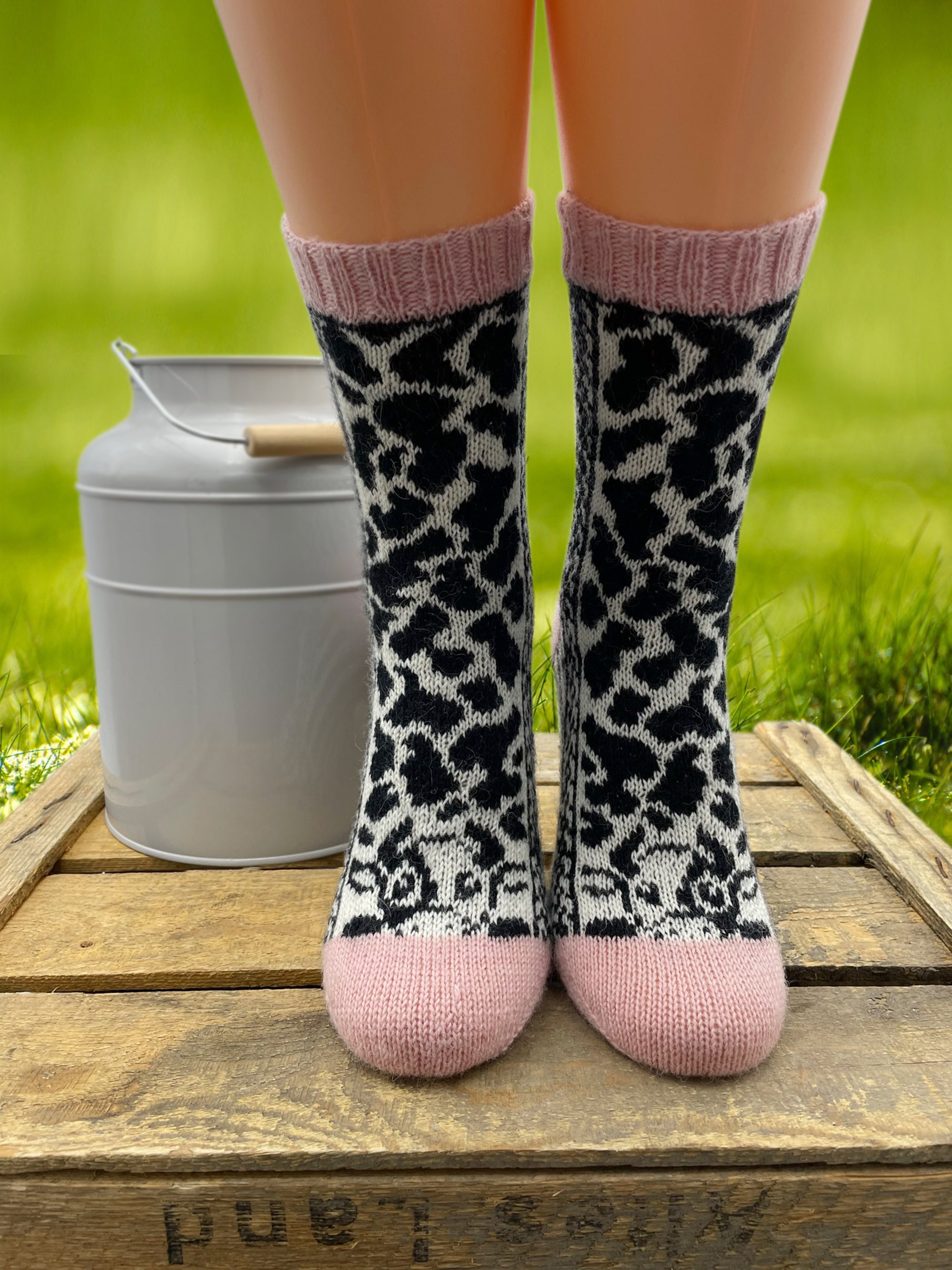 2 paia di calzini carini con stampa mucca per l'inverno, calzini caldi a metà polpaccio in peluche per donna, morbidi e confortevoli, casual e da indossare per la casa, alla moda G