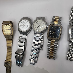 Vintage Seiko Citizen Timex Watch Lot Gold Tone Quartz Parts/Repair 1 Working s-l400.jpg main image 4