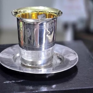 Vintage graverad design sterlingsilver 925 Kiddush-kopp plus tallrik fat Jerusalem judisk signerad Khv HaZorfim vinkopp Davidsstjärnan Israel
