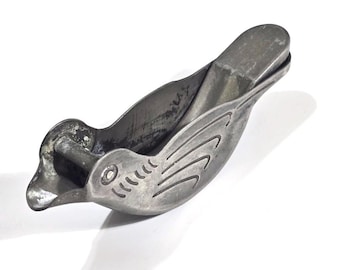 The 1950s-1960s Vintage Bird-Shaped Lemon Lime Wedge Squeezer Bar Tool Metal Silver Color Slicer