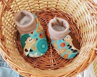 SNUGGLE Soft Sole Baby Shoes PDF Sewing Pattern & Tutorial, Projector Layers, Baby slippers crib shoes baby booties sewing shower gift