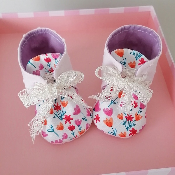 KEEPSAKE Soft Sole Baby Shoes PDF Sewing Pattern & Tutorial, Projector Layers, Baby slippers crib shoes baby booties sewing shower gift