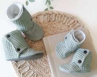 LITTLE BUNDLE 0-7Y Baby and Kids Booties Sewing Pattern & Tutorial, Projector file layers, shoes slippers crib shoes baby sewing project