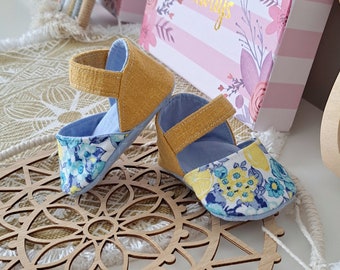 BLOOM Soft Sole Baby Shoes PDF Sewing Pattern & Tutorial, Projector Layers, Baby slippers crib shoes baby booties sewing shower gift
