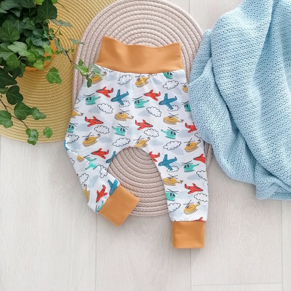 HUGGY Harem Pants Sewing Pattern and Tutorial PDF projector, Baby pants, toddler pants, sewing pattern, baby pattern, baby outfit