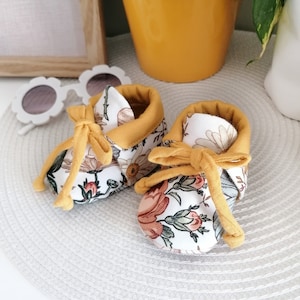 FOREVER Baby Booties Sewing Pattern & Tutorial, Projector file layers, Baby boots shoes slippers crib shoes baby sewing project shower gift