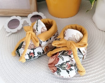 FOREVER Baby Booties Sewing Pattern & Tutorial, Projector file layers, Baby boots shoes slippers crib shoes baby sewing project shower gift