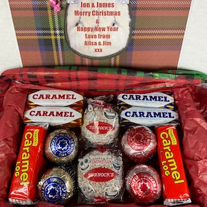 30 treats- Large Tunnocks Scottish Tartan Hamper Gift Box,Perfect for Birthday, Easter, Get well, Thank you for a tunnocks lover + Sporran