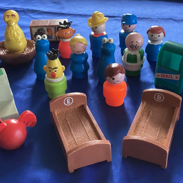 Fisher Price Assorted Pieces Vintage