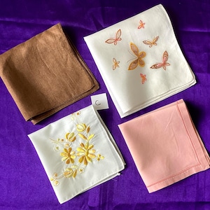 Lot of 4 Vintage Handkerchiefs - Assorted- Beautiful Hankies (C960)