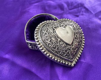 Silver Plated Heart Jewelry Box- Trinket Box - Ring Box - Vintage