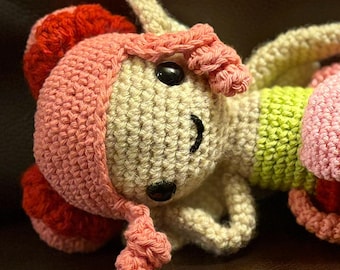 Hada de las Flores de Crochet Hecha a Mano - Peluche Amigurumi de 25 cm, Criatura Mágica y Extravagante, Regalo Único