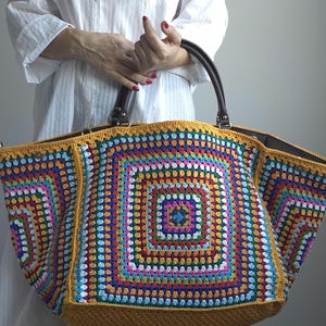 Gehäkelte Oma Quadrat Wochenendtasche, XXL Bunte Reisetasche