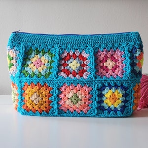 Granny Square crochet zipper clutch bag,pdf crochet bag pattern with video tutorial.