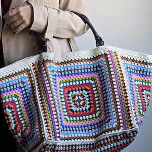 Crochet Weekender Bag, XXL Crochet Tote with Leather Handles, Boho Travel Tote, Oversized Granny Square Overnight Bag, Knittrolley Original