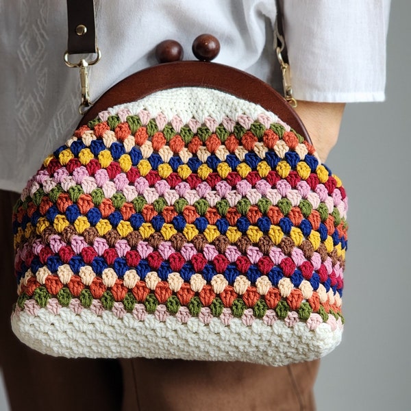 Cream Crochet kiss lock Clasp Bag with Colorful Granny stiches. Crochet Clasp Purse - Chic Crochet Clutch with leather strap