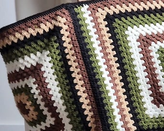 Handmade Crochet Weekender Bag: XXL Travel Tote with Leather Straps