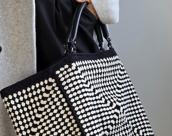 Crochet Weekender Bag XXL – Black/ white Granny Square Tote, Vintage Crochet Duffle, Pre-Order