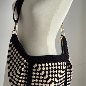 Crochet Boho Hobo Bag Pattern: Lined Zippered Purse (PDF & Video Tutorial) image 5
