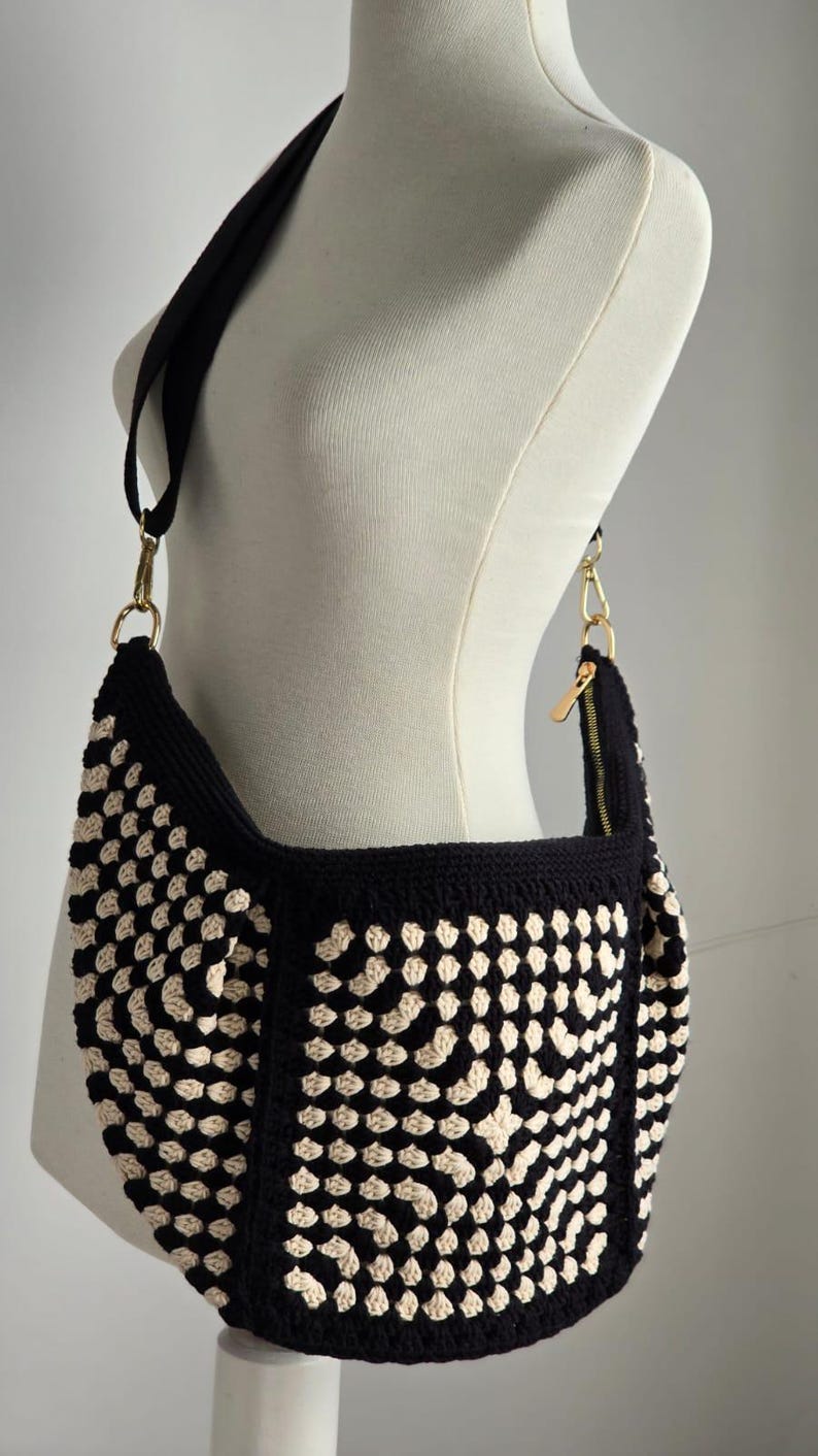 Crochet Boho Hobo Bag Pattern: Lined Zippered Purse (PDF & Video Tutorial) image 5