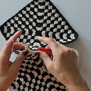 Crochet Boho Hobo Bag Pattern: Lined Zippered Purse (PDF & Video Tutorial) image 9