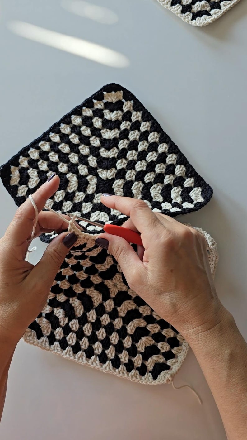 Crochet Boho Hobo Bag Pattern: Lined Zippered Purse (PDF & Video Tutorial) image 9