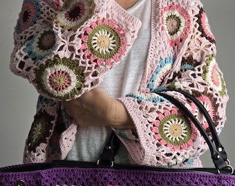 Cardigan Grandma Square all'uncinetto colorato fatto a mano - Giacca traforata Boho pre-ordine