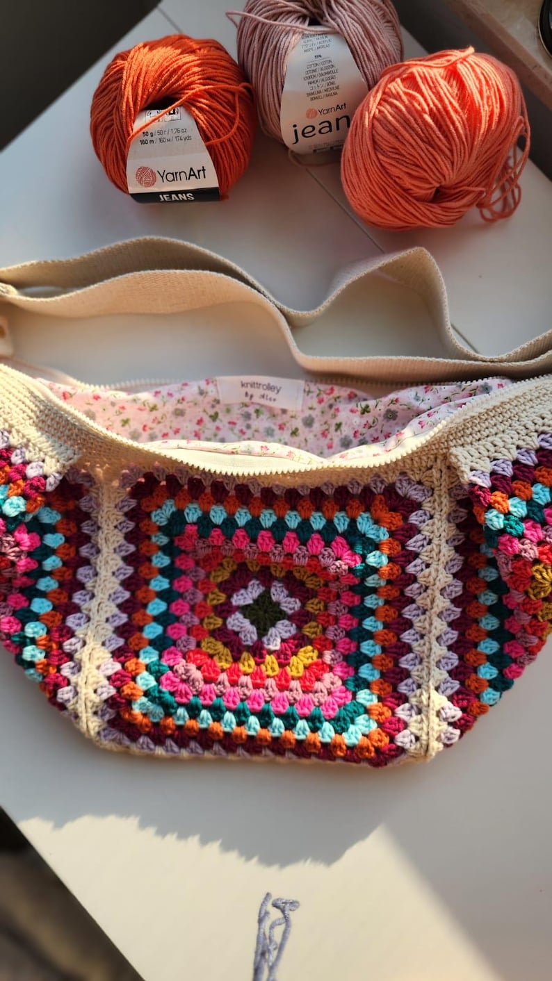 Crochet Boho Hobo Bag Pattern: Lined Zippered Purse (PDF & Video Tutorial) image 3
