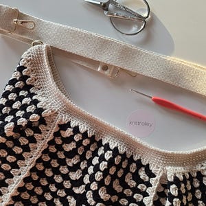 Crochet Boho Hobo Bag Pattern: Lined Zippered Purse (PDF & Video Tutorial) image 2