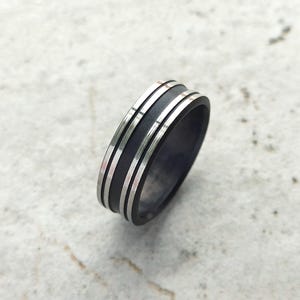 Bague en titane avec aspect bruni unique - Alliance classique en titane pour homme - Bague pour homme élégante et durable