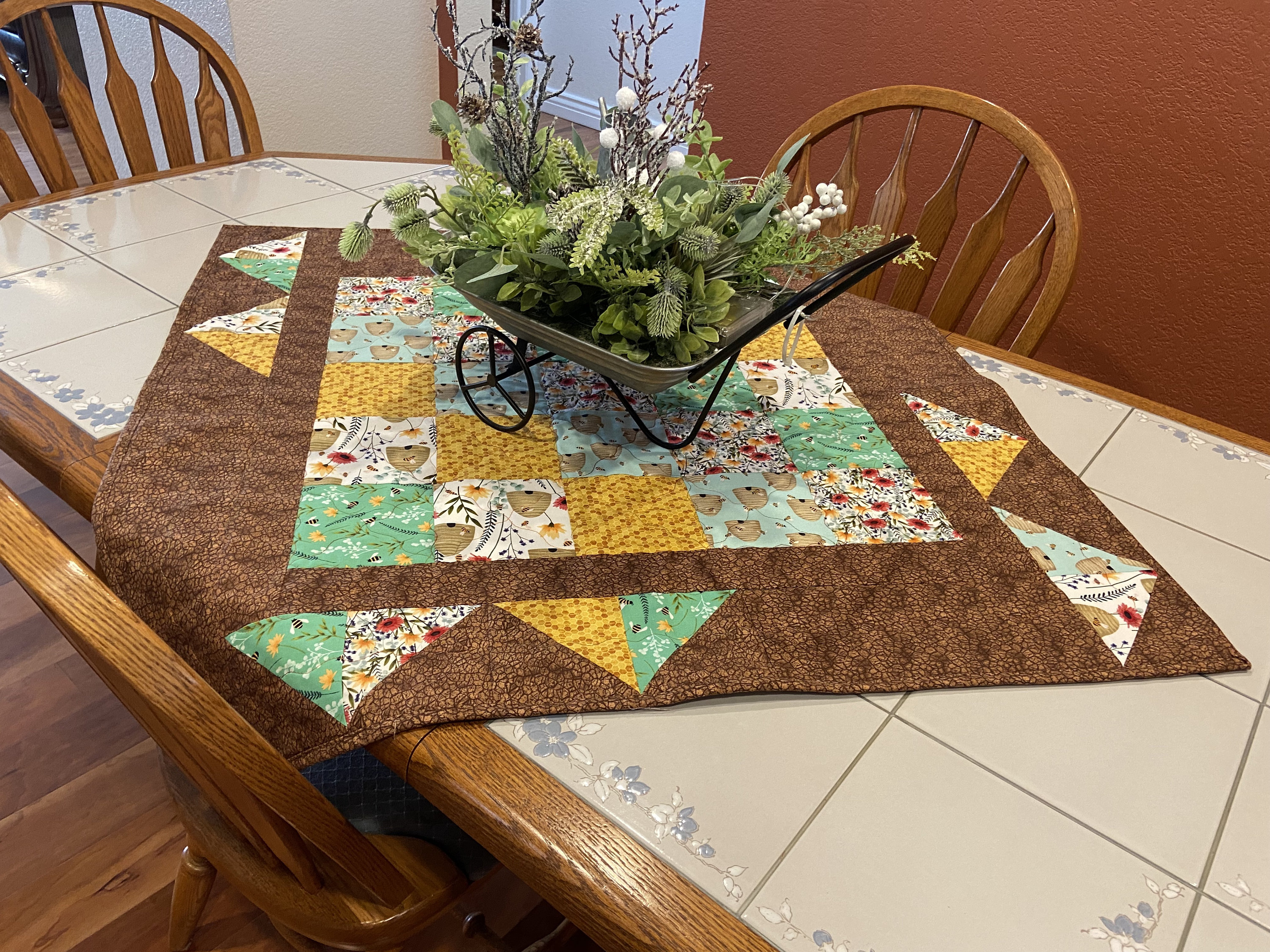 Honey Bee Table Topper Table Runner - Etsy.de