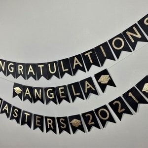 Gepersonaliseerde afstudeerbanner, aangepaste felicitatiebanner, klasse van 2021 gouden en zwarte hangende banner