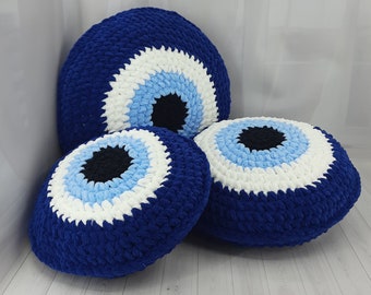 Coussin rond mauvais œil, peluche mauvais œil, coussin décoratif au crochet, coussin bleu mauvais œil, coussin rembourré, cadeau porte-bonheur, porte-bonheur