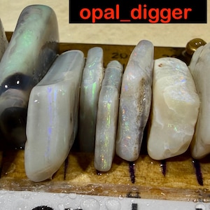 AUSTRALIAN OPAL mixed fields rough and rubs Black Dark Crystal  all with Top color  98cts  19.5grams We pay USA Tariffs an free postage