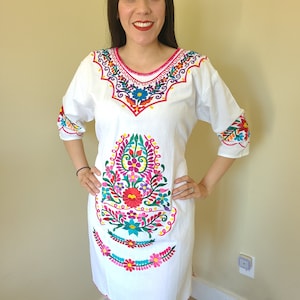 Vestido Mexicano, Embroidered Traditional Mexican Dress, Floral Dress, Lace Trim Off the Shoulder Dress, Women&#39;s Mexican Dress. Fiesta