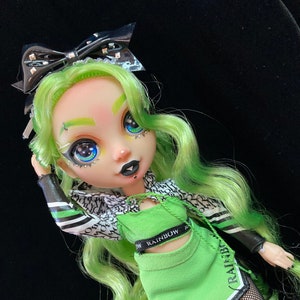 Rainbow High Cheer Jade Hunter - Poupée-mannequin verte avec