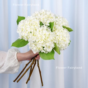 Realistic Hydrangea Stem | High Quality Artificial Flower | DIY | Floral | Wedding/Home Decoration | Gifts - White