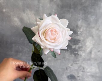 Tallo de rosa artificial Real Touch con bordes rosas