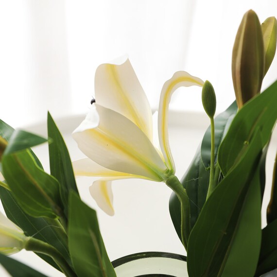 Set Di 6 Gigli Artificiali A Stelo Corto – Con 12 Fiori Aperti E 6 Boccioli – Per Decorazioni Fai Da Te, Matrimoni, Tombe