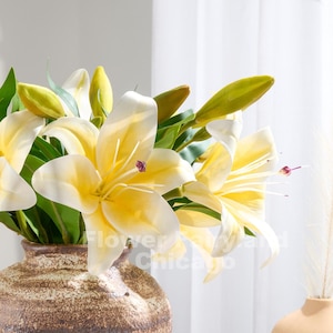 Faux lys avec 2 boutons fermés, tige courte - Fleur artificielle - Jaune