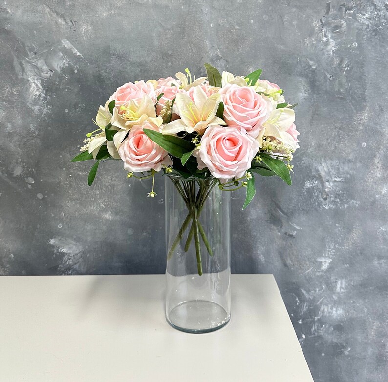 Piccolo bouquet di rose e gigli finti/fiore artificiale/fai da te/floreale/matrimonio/decorazione per la casa/regali rosa chiaro immagine 7